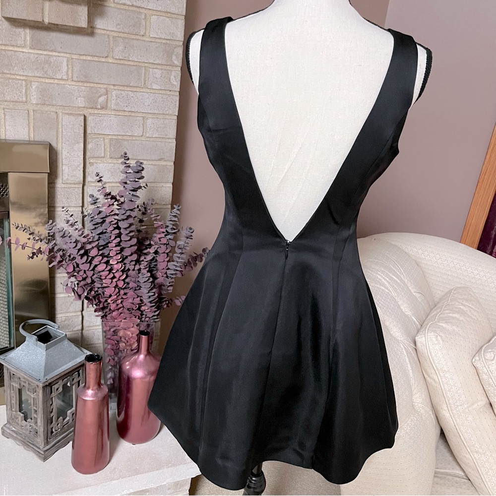 Elliatt Black Mini Dress - Picture 5 of 8